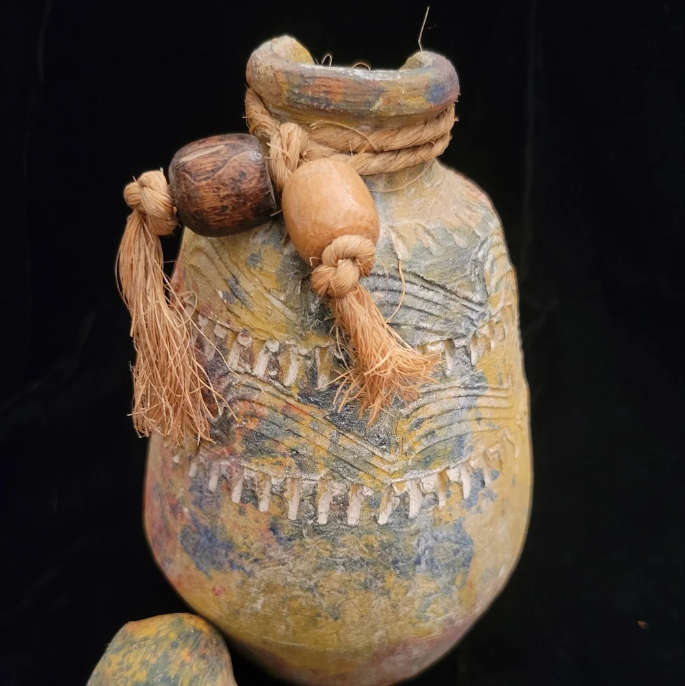 Arizona Pottery Containers with stoppers. Set of 2. Unique texture finish. - Picture 5 of 8